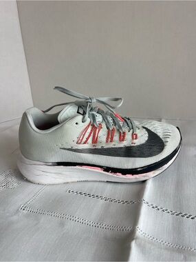 Nike Zoom Fly Women’s Size 6.5